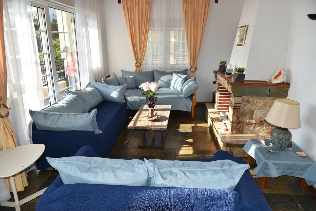 Irene'S Beach Front House Vromopousi Ngoại thất bức ảnh